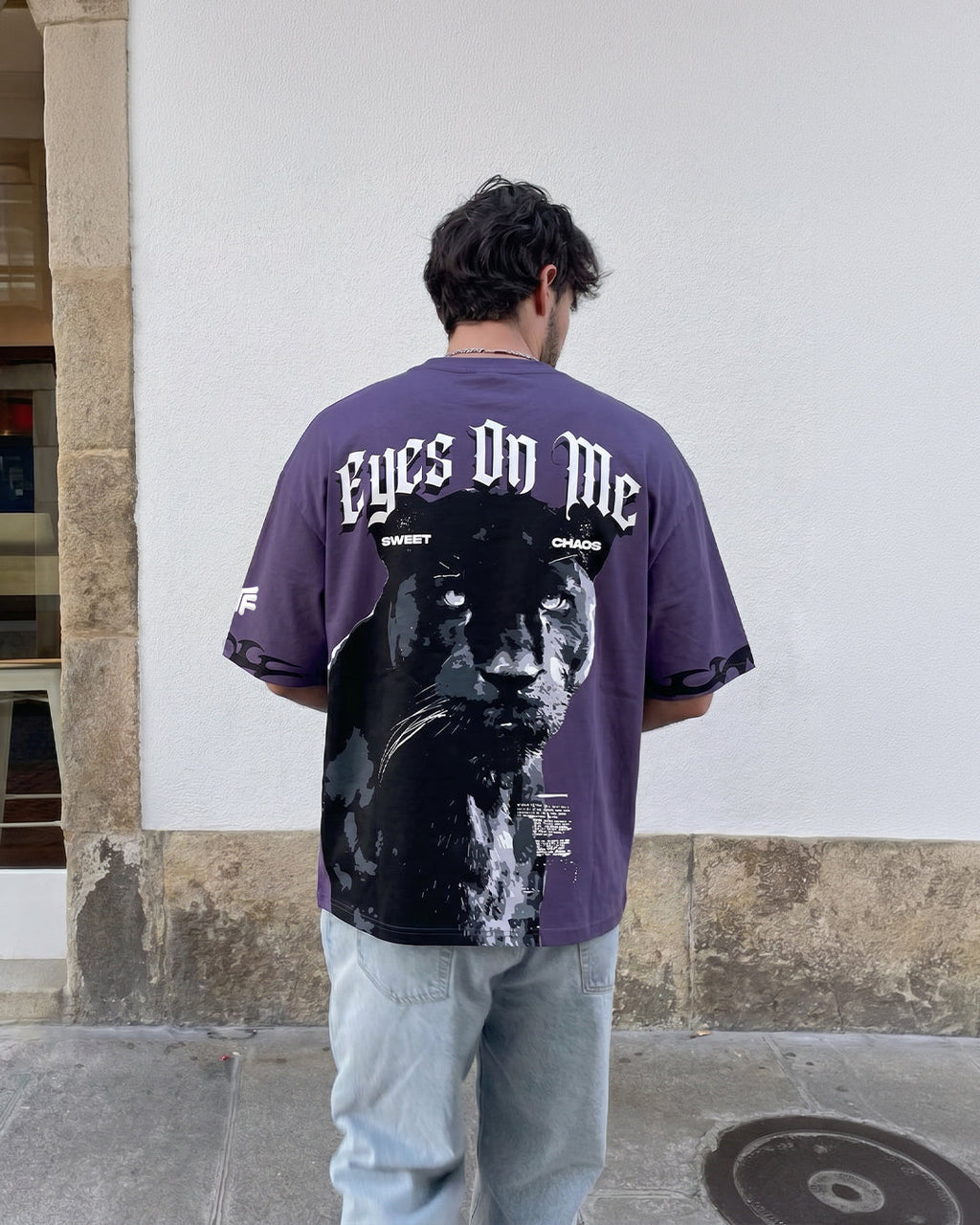 Eyes On Me Heavyweight T-shirt